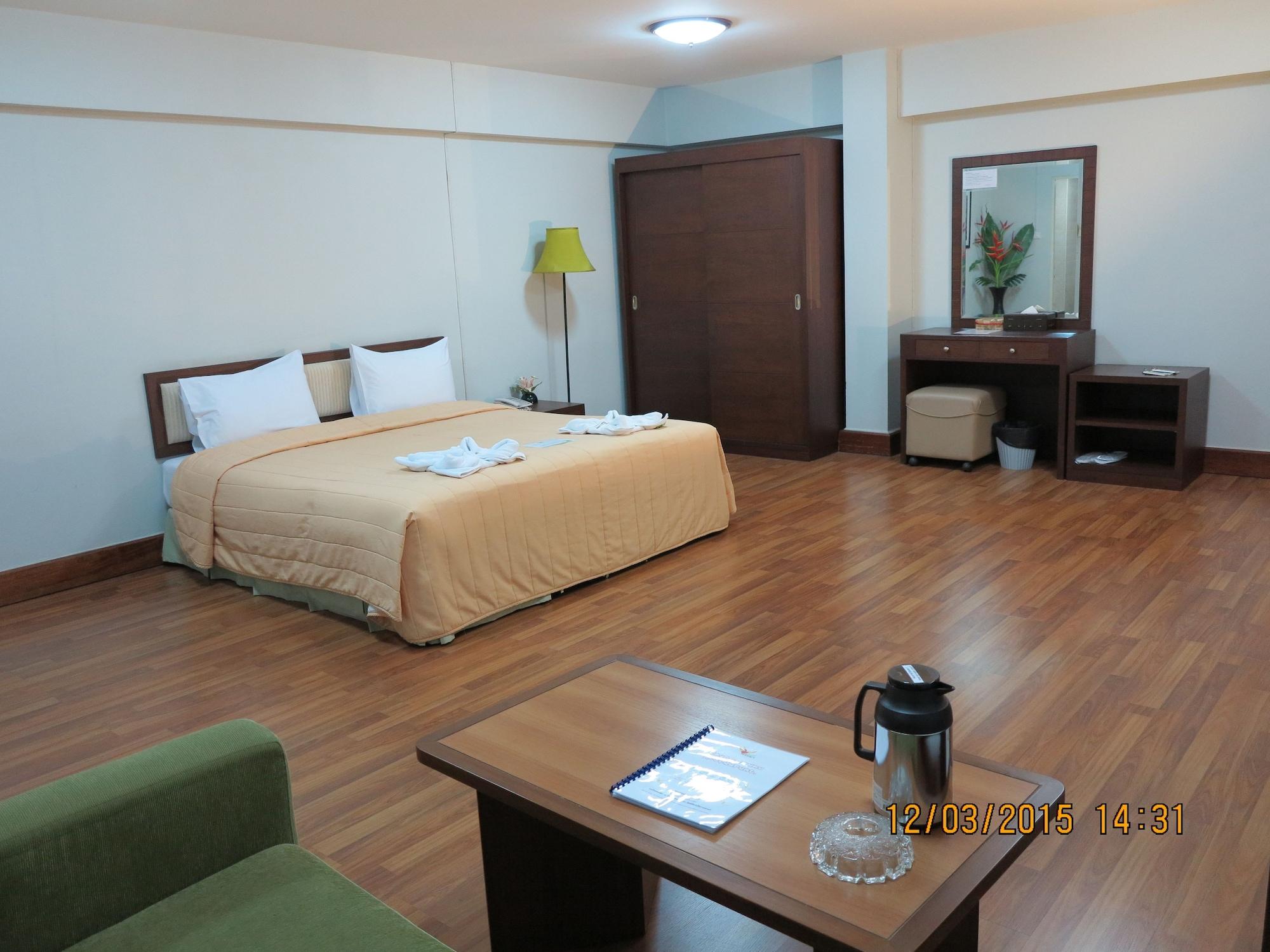 The Canal Hotel Bangkok Exterior photo